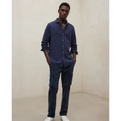 Camisa de hombre de manga larga y cierre de botones