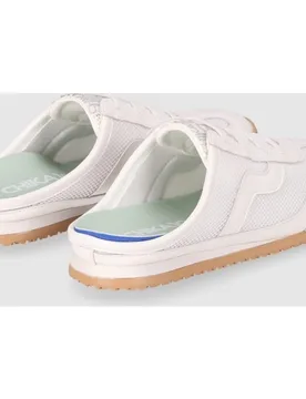 Zuecos planos de mujer estilo deportivo destalonado con suela bicolor - Chika10 - FashionsVida