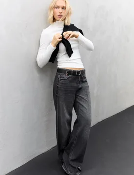 Basic-Stehkragen-T-Shirt Ecru XS - Stradivarius - FashionsVida