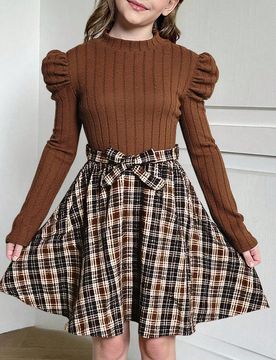 Vestido de niña preadolescente de manga larga con cuello redondo, tejido en color marrón, estilo bohemio, con parches y estampado floral pequeño, a
