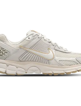 Zoom Vomero Vomero 5 Women's Sneakers - Beige - Size 6 - Leather - Beige - Size: 6 - Nike - FashionsVida