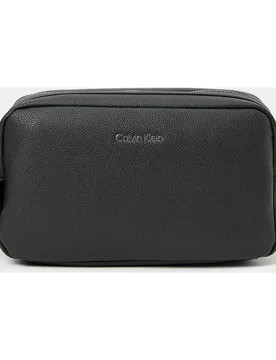 Neceser combinado con materiales reciclados en con cremallera - Calvin Klein - FashionsVida