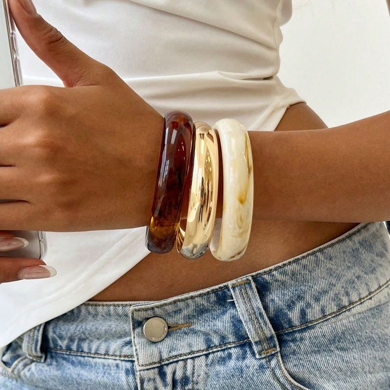 Set de 3 piezas de brazaletes de resina con textura ámbar vintage, diseño apilable de moda, adecuado para uso diario de mujeres