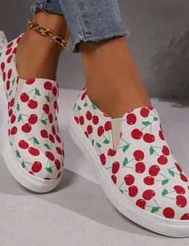 Nuevas zapatillas de lona informales y de moda con estampado de cerezas, tipo slip-on, estilo urbano, planas, para mujer - Shein - FashionsVida