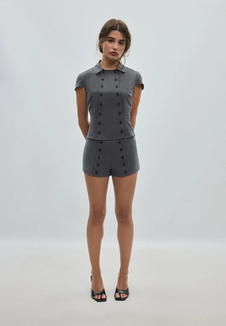 Micro-Stoffshorts mit Knöpfen Graumeliert 40 - Stradivarius - FashionsVida