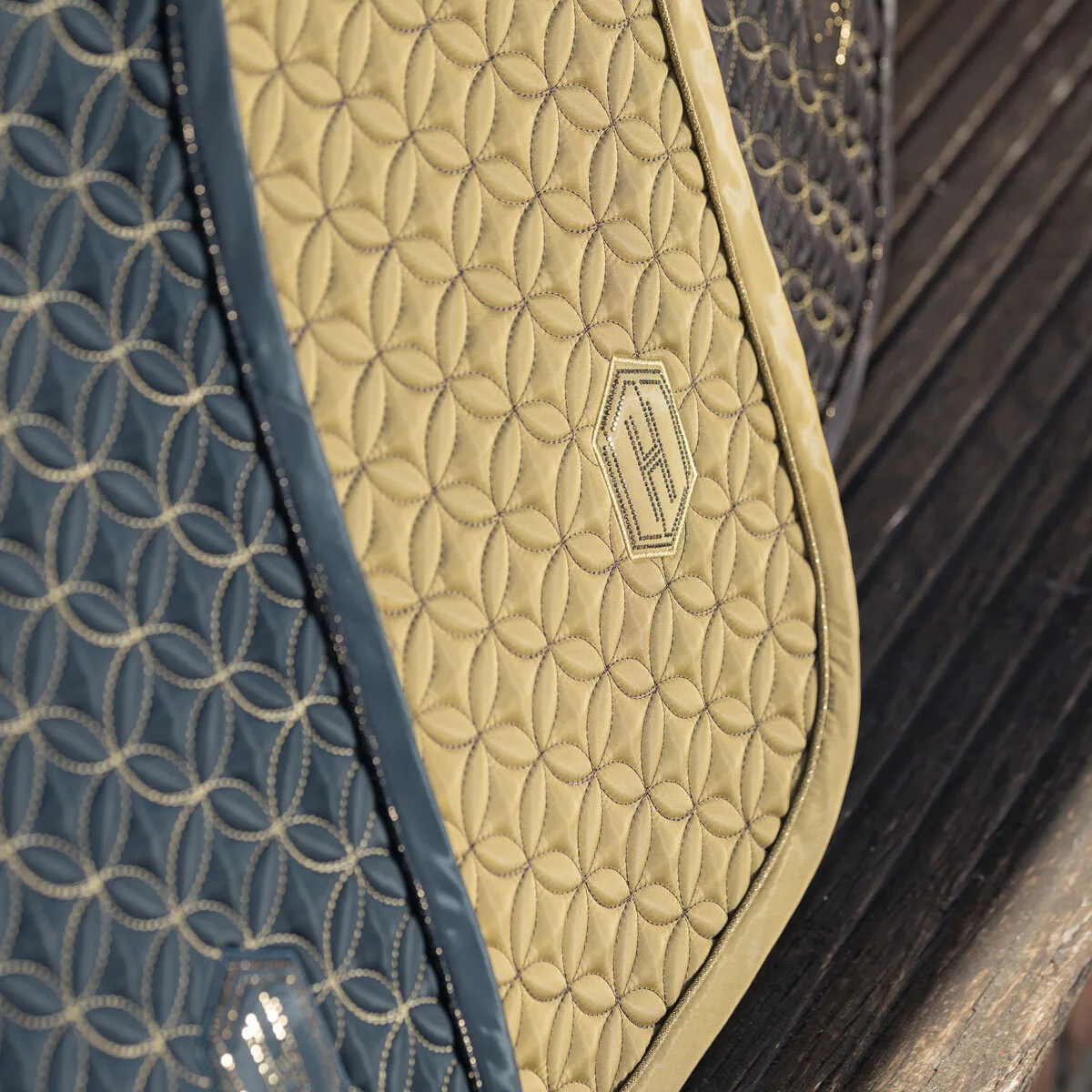 Schabracke HIGHGLOSS CONTRAST (Heritage2025) cardamom DL - Eskadron - FashionsVida