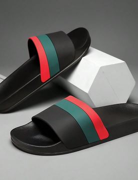 Par de chanclas casuales para hombres, sandalias planas de verano nuevas, zapatos de playa de estilo coreano retro versátil, uso diario al aire libre