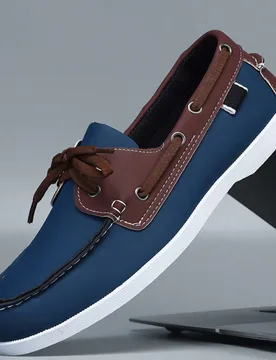 Mocasines casuales para exteriores de hombre, con un esquema de color minimalista, de moda y versátiles. Ajuste ceñido, se recomienda elegir media t - Shein - FashionsVida