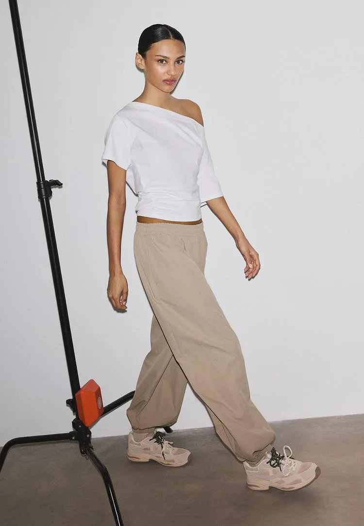 Technische Ballon-Parachut-Hose Steingrau 42 - Stradivarius - FashionsVida