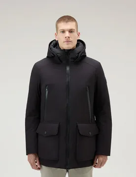 Parka nero in Tech Softshell - Woolrich - FashionsVida