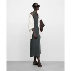 Vestido largo evasé con escote pico