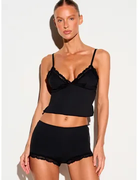 Conjunto de pijama de dos piezas con top de tirantes con ribete de encaje y shorts, ropa de dormir coordinada para estar en casa - Shein - FashionsVida