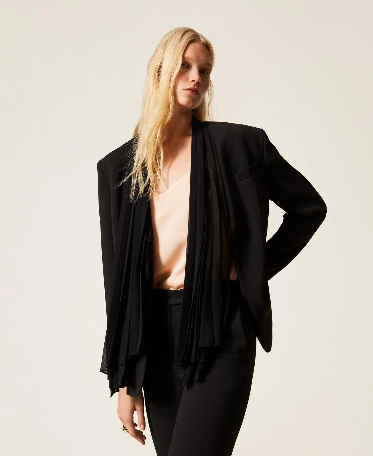 Blouson en crêpe avec écharpe plissée - TWINSET - FashionsVida