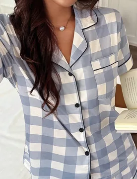 Conjunto de pijama con estampado de cuadros en el cuello - Shein - FashionsVida