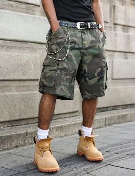 Pantalones cortos vaqueros de pierna ancha con estilo callejero casual, con bolsillos múltiples y efecto desgastado en camuflaje para hombres de tall - Shein - FashionsVida