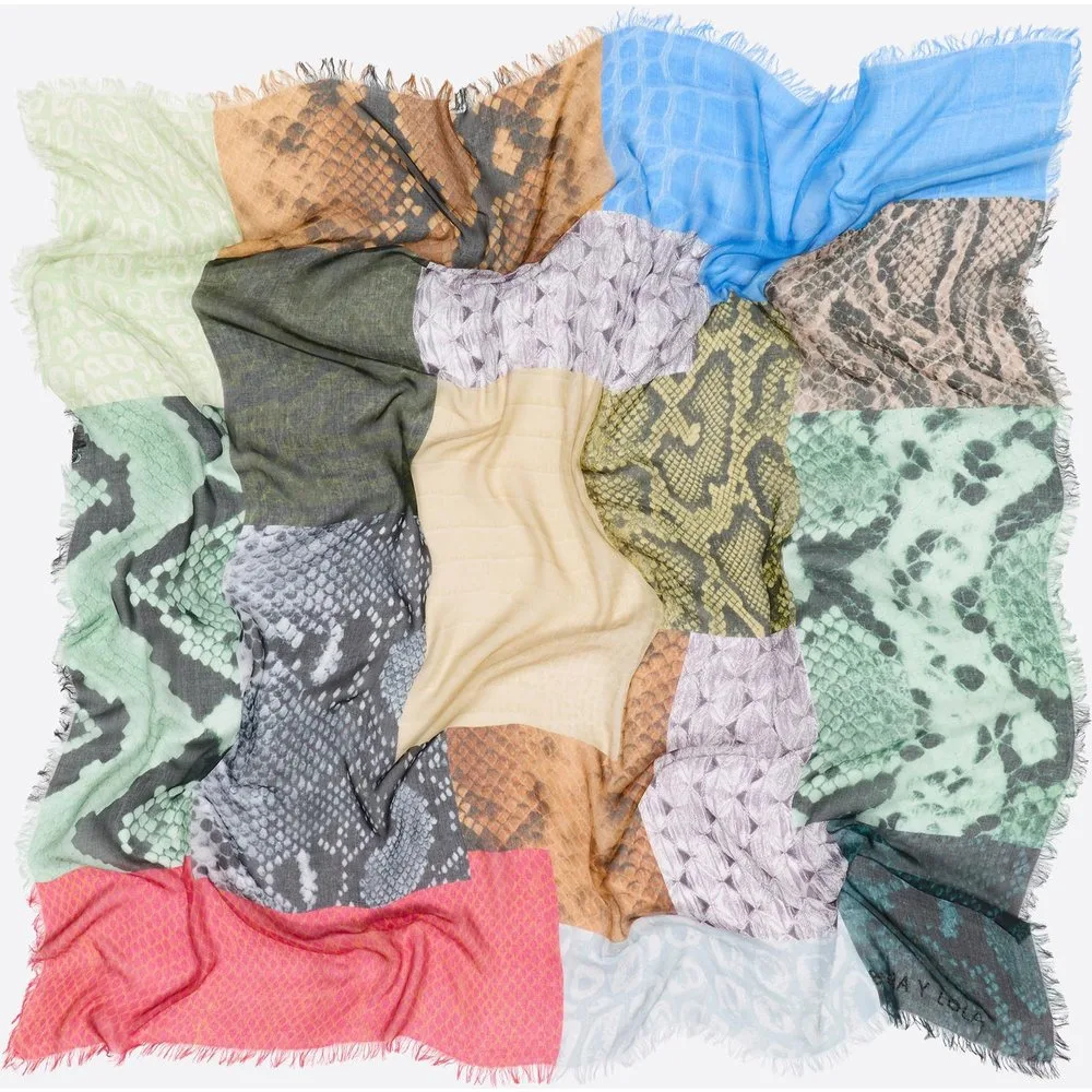 Chal patchwork geométrico piel serpiente - Bimba y Lola - FashionsVida
