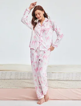 Conjunto de pijama casual y elegante de 2 piezas con estampado de lazo de cinta para mujer, incluye top de manga larga con solapa y pantalones de cint - Shein - FashionsVida