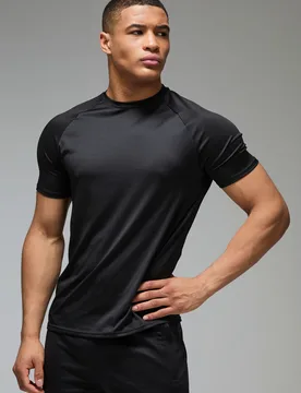 Mens Man Active Lightweight Essentials Gym Regular Fit Raglan T-Shirt - Black - Size Small - boohooMAN - FashionsVida