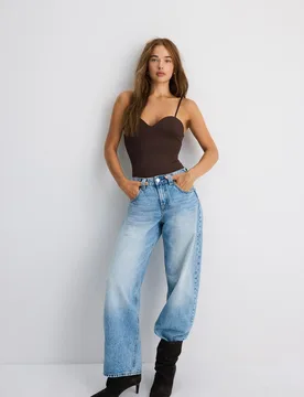 Body mit Cups Braun XS - Stradivarius - FashionsVida