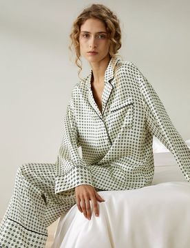 Pyjama En Soie Poche Poitrine Et Col À Revers 100% Soie De Mûrier Convivial Pour Les Personnes Allergiques S
