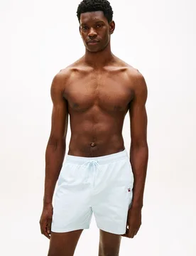 Bañador de caballero liso con logo bordado - Tommy Hilfiger - FashionsVida