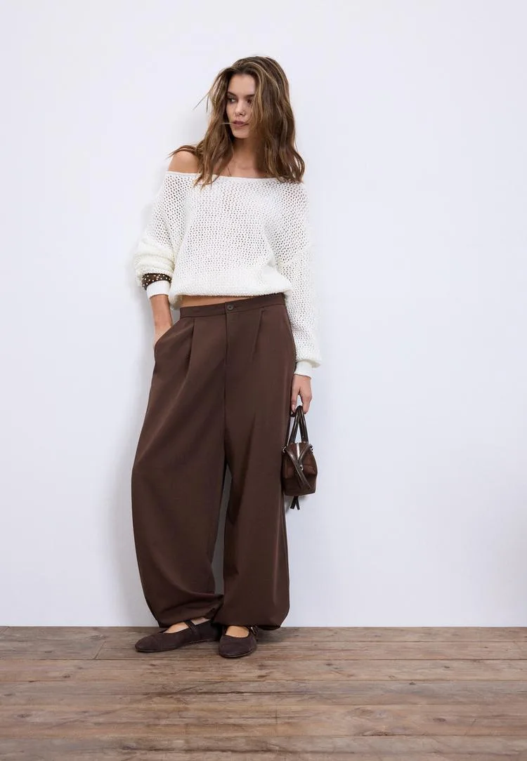 Strickpullover mit Mesh-Bateau-Ausschnitt Ecru M - Stradivarius - FashionsVida