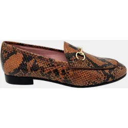 Mocasines de mujer en piel grabada serpiente con adorno metálico
