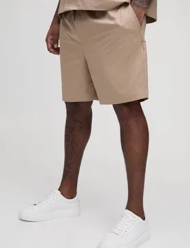 Herren Plus Satin Relaxed Fit Jacquard Shorts Stone Größe 4XL - boohooMAN - FashionsVida