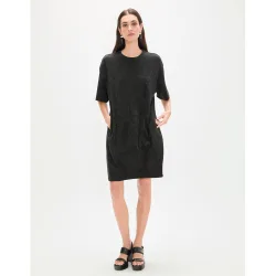 Vestido corto tipo camiseta con strass