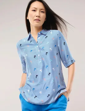Polo Bluse aus Viskose, #noch offen: Größenlauf, Farbe Blau, 52, moderner Look weichfließende Viskose Damen - Walbusch - FashionsVida