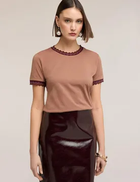 Camiseta de mujer con bordes de punto bordes en punto trabajado - Motivi - FashionsVida