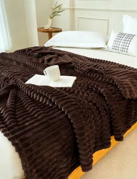 Pieza Manta de unicolor, ropa de cama ligera, manta acogedora, ropa de cama para dormitorio, sin desprendimiento y fácil cuidado, manta suave y espon - Shein - FashionsVida