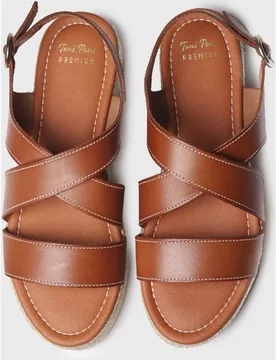 Sandalias de plataforma de mujer de piel con hebilla - Toni Pons - FashionsVida