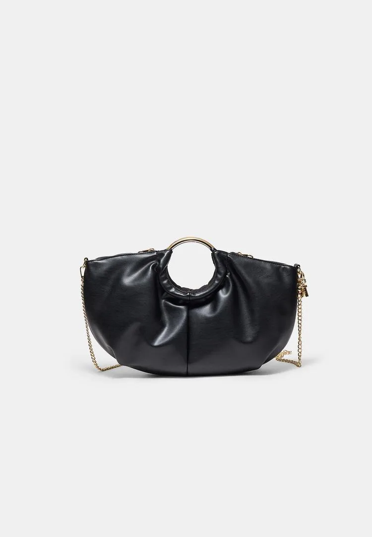 Handtasche mit Metallgriff Schwarz OS - Stradivarius - FashionsVida