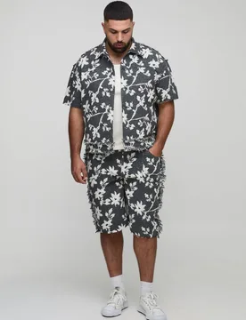 Herren Plus Blumen-Tapisserie Oversized Kurzarm Overshirt Charcoal Größe 3XL - boohooMAN - FashionsVida