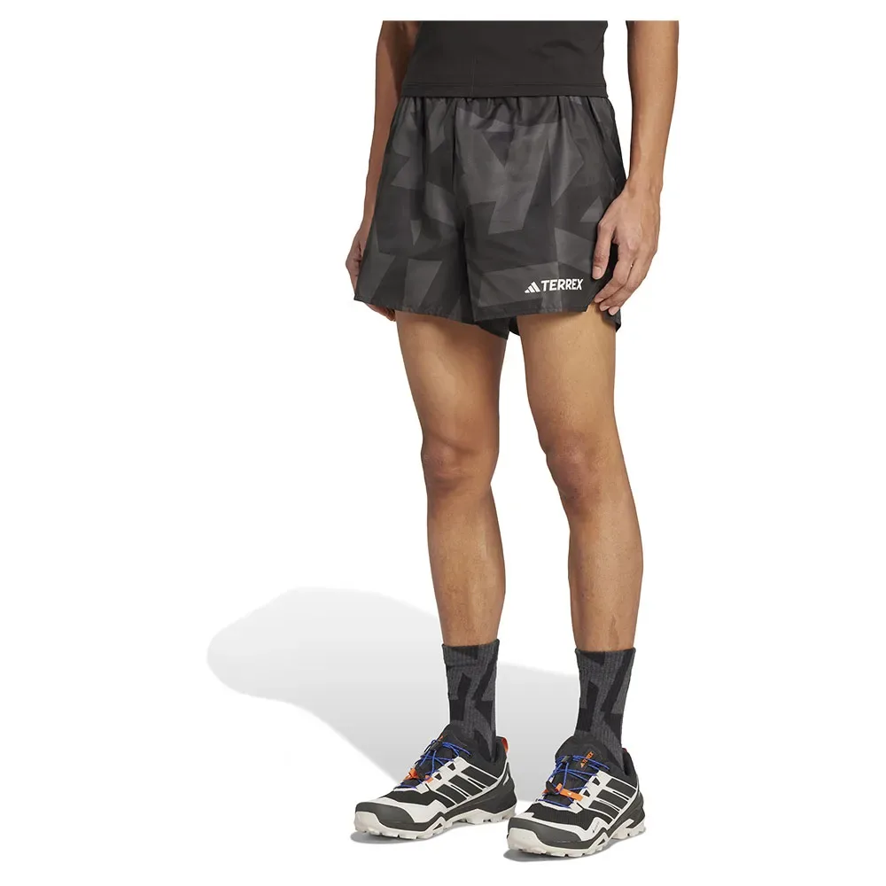 Pantaloni Corti Terrex Multi Light Printed 7´´ Black / Carbon / Black / Black S - Adidas - FashionsVida
