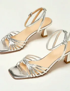 Sandalias de tacón medio con tira única, punta abierta y tejido calado estilo retro francés 2026 para mujer, tacones de gatito, zapatos de verano - Shein - FashionsVida