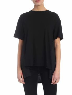 T-shirt nera con plissè sul retro