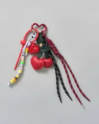 Funny charm con cuori e ciliegie rosso e nero