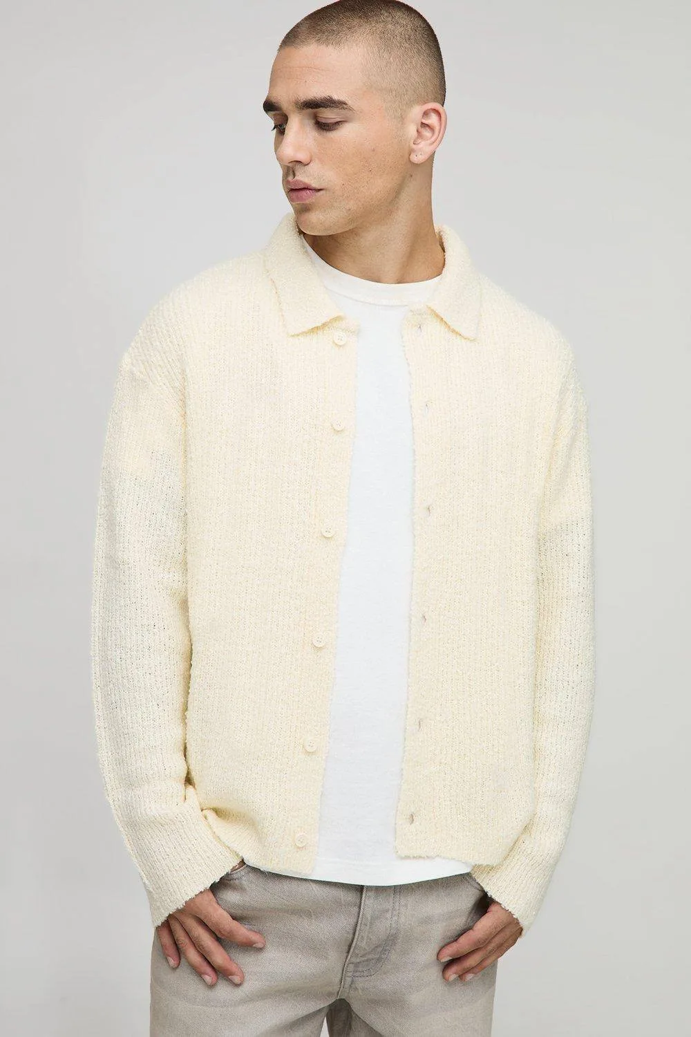 Herren Kastenförmiges Gestricktes Hemd mit Bürstung Ecru Größe Small - boohooMAN - FashionsVida
