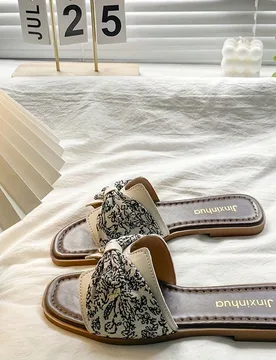 Nuevas sandalias planas de estilo francés para vestidos, uso al aire libre en verano, estilo de chica francesa - Shein - FashionsVida