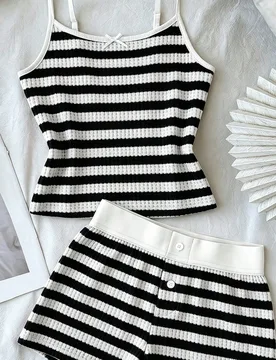 Conjunto de Top de Tirantes con Lazo y Pantalones Cortos de Punto Jacquard para Niñas Preadolescentes - Shein - FashionsVida