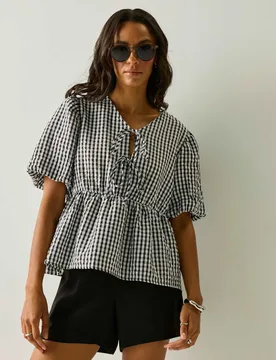 Amor Checked V-Neck Puff Sleeve Peplum Top White/Black female - Regatta - FashionsVida