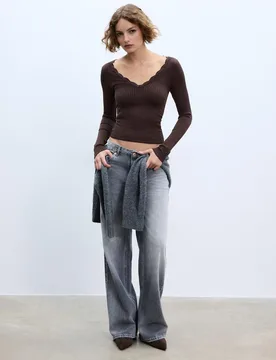 Nahtloses Spitzen-T-Shirt Braun L - Stradivarius - FashionsVida