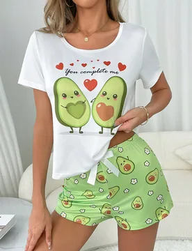 Conjunto de pijama informal de mujer con camiseta de manga corta de cuello redondo y pantalones cortos con estampado de aguacate - Shein - FashionsVida