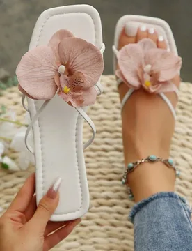 Sandalias planas con correa con estampado floral francés para mujer, pantuflas de verano de moda adecuadas para citas, compras, fiestas, atuendos de - Shein - FashionsVida