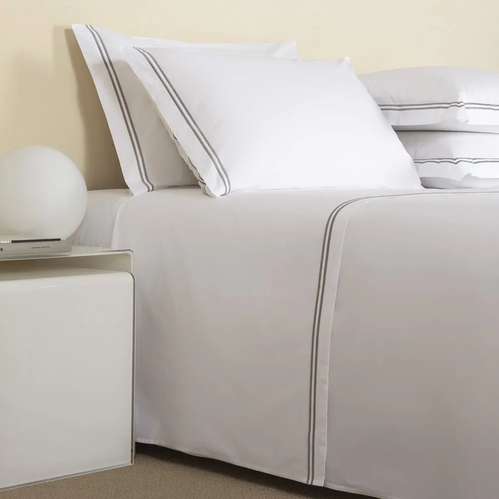 Juego de sábanas con bajera de algodón percal Hotel Classic - Frette - FashionsVida