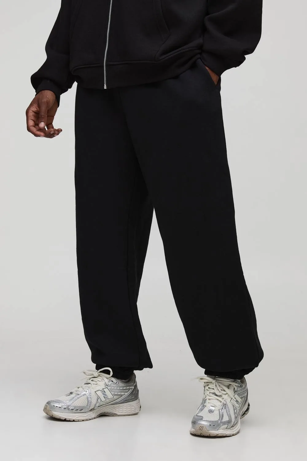 Herren Tall Basic Oversized Jogginghose Black Größe XL - boohooMAN - FashionsVida