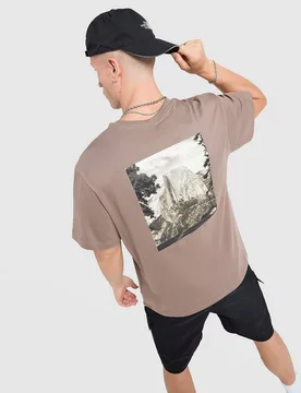 Mens Venture Mountain Graphic T-Shirt - Marrone, marrone marrone Uomo taglia XXL - The North Face - FashionsVida