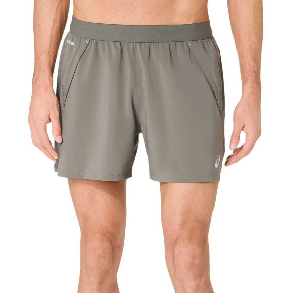 Pantaloni Corti Road 5´´ Truffle Grey L - Asics - FashionsVida